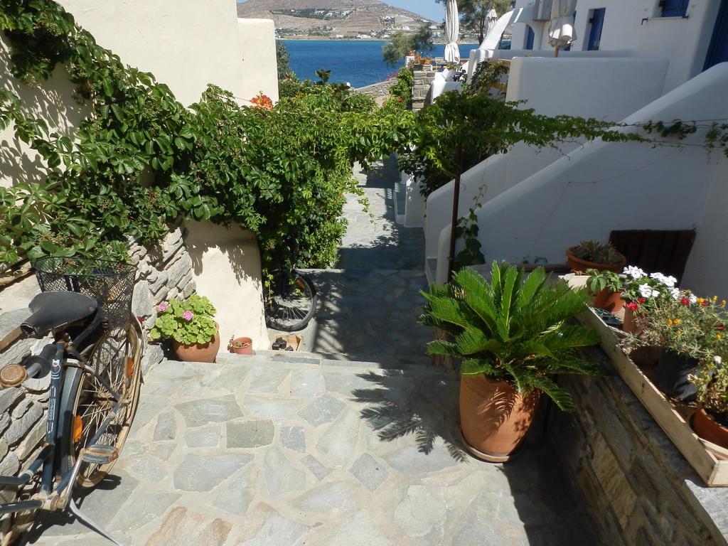 Votsalo Naousa (Paros)