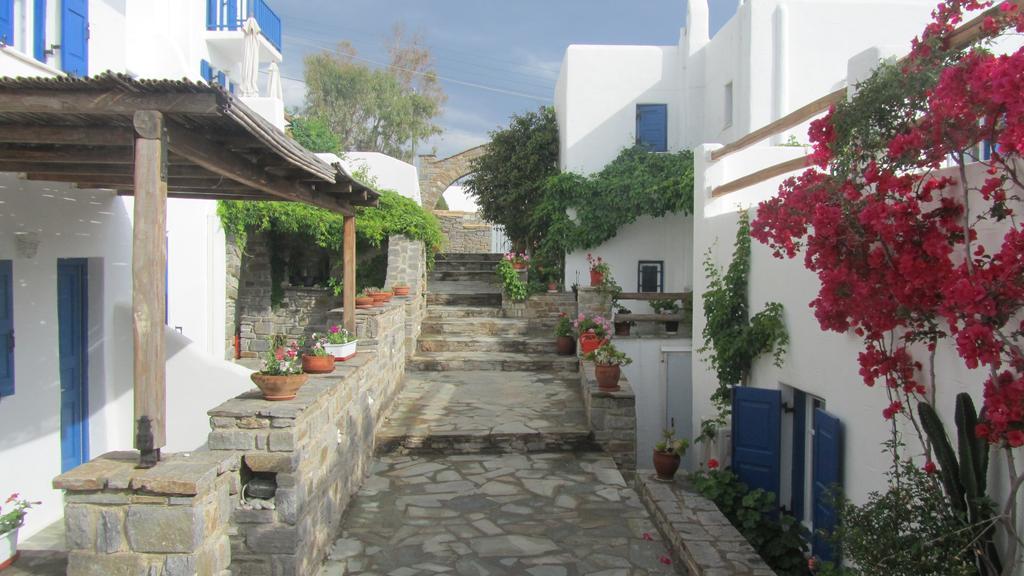 Votsalo Naousa (Paros)